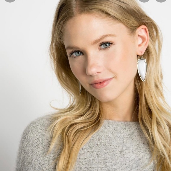 Skylar Kendra scott earrings - Picture 2 of 2